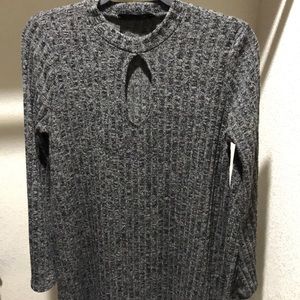 Long sleeve grey top